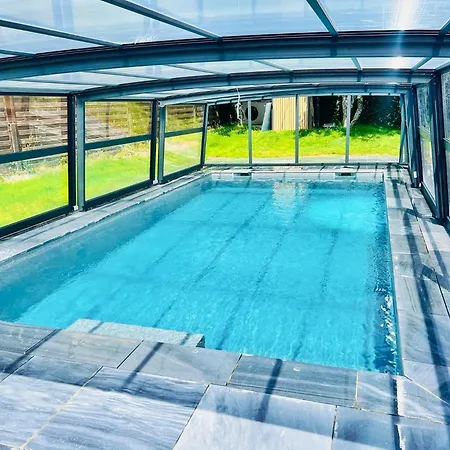 Leonic - Piscine Et Jacuzzi 别墅